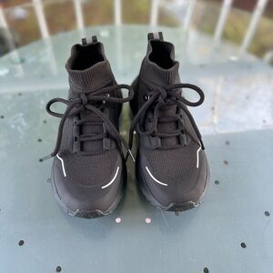 Vessi Stormburst High Top Women 7 Space Black 
100% Waterproof